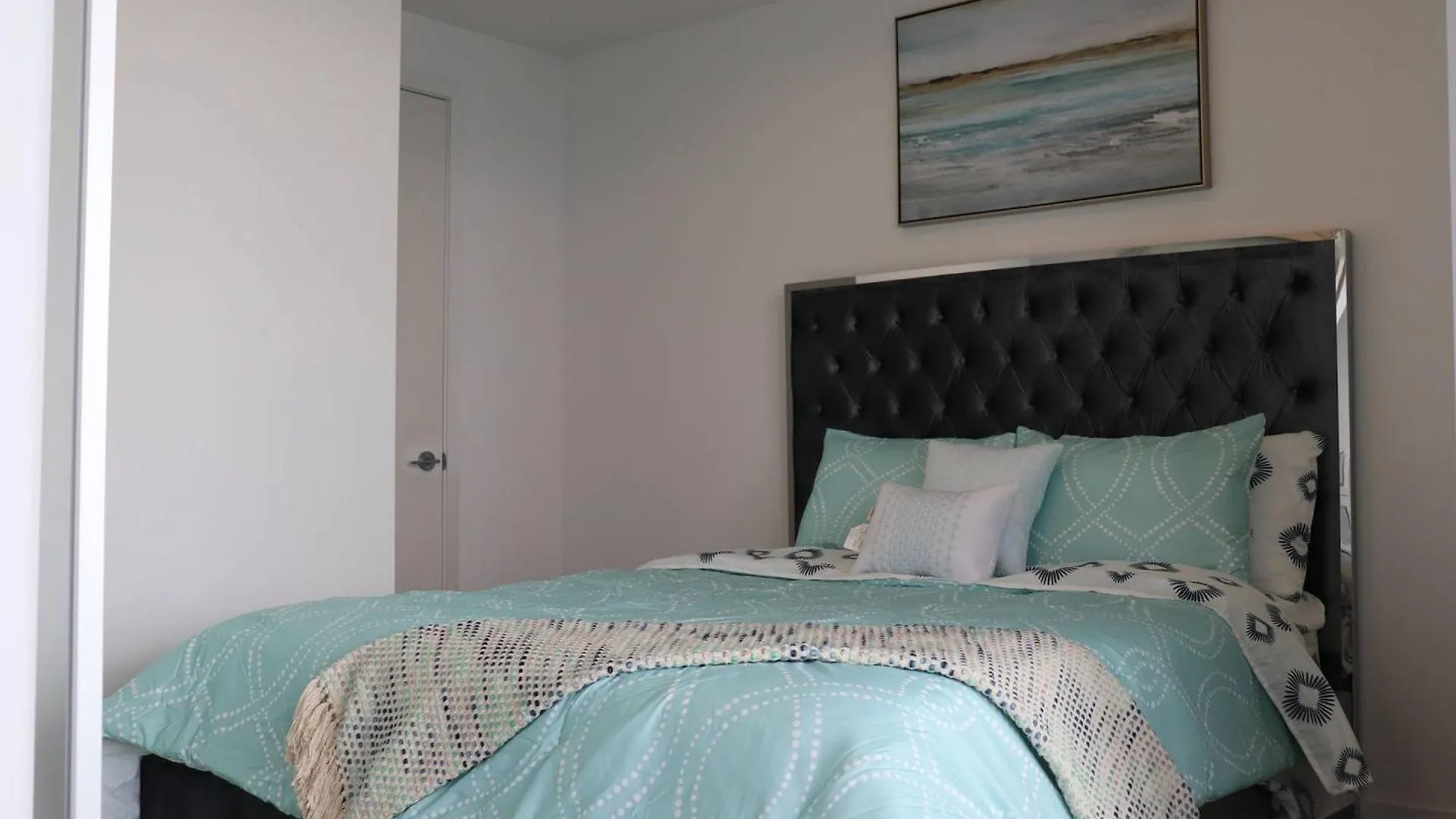 Apartment Aaira Suites Cn Tower View Toronto