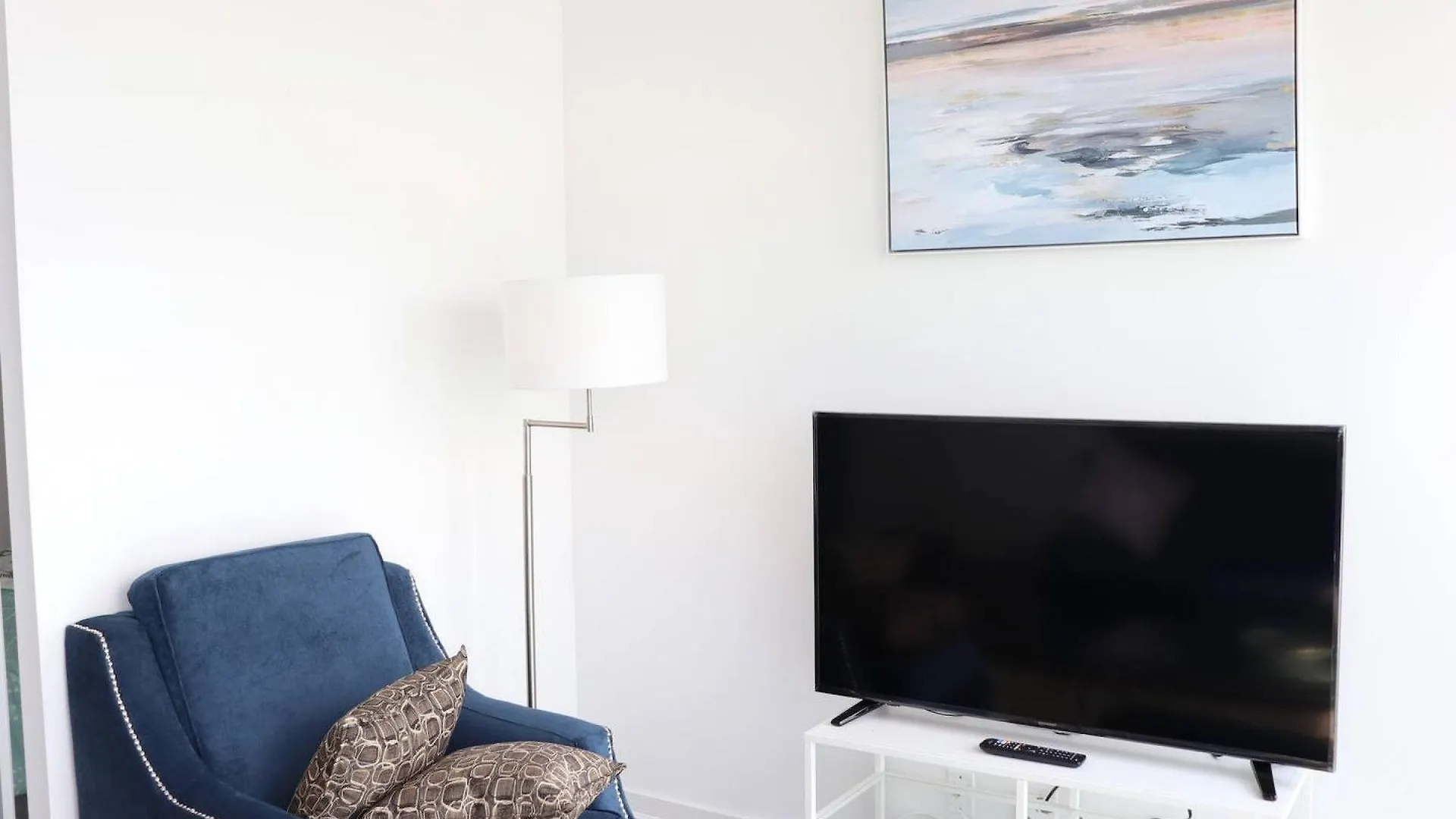 Apartment Aaira Suites Cn Tower View Toronto Canada